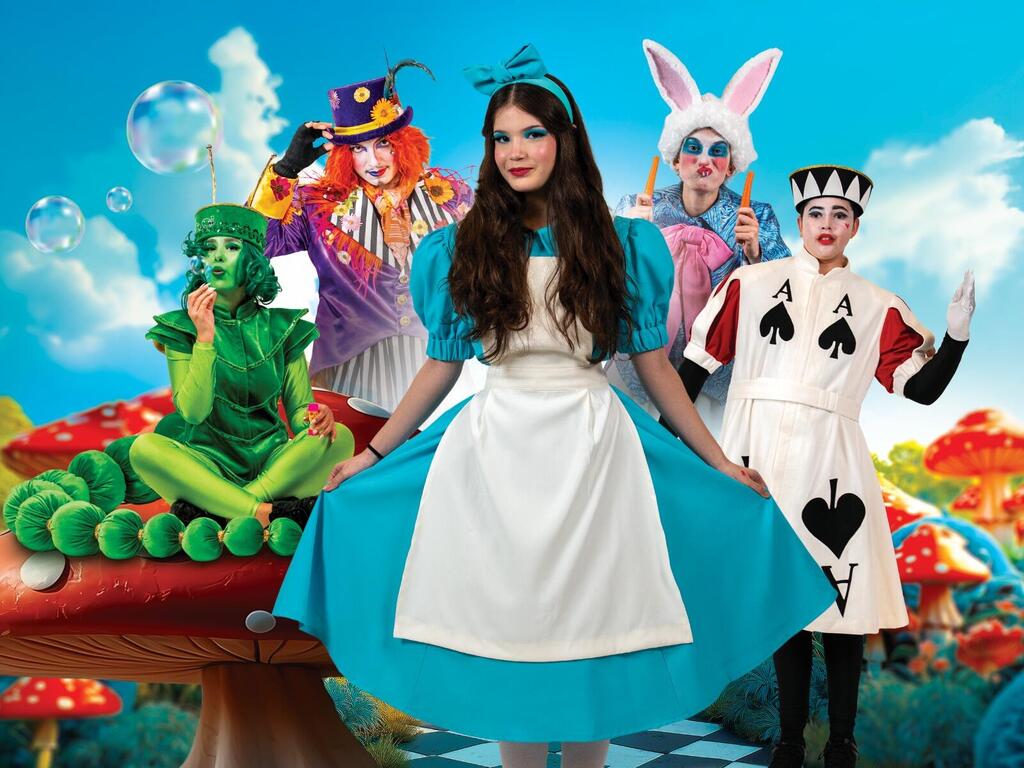 Alice in Wonderland (Photo: Saporta) אליס בארץ הפלאות