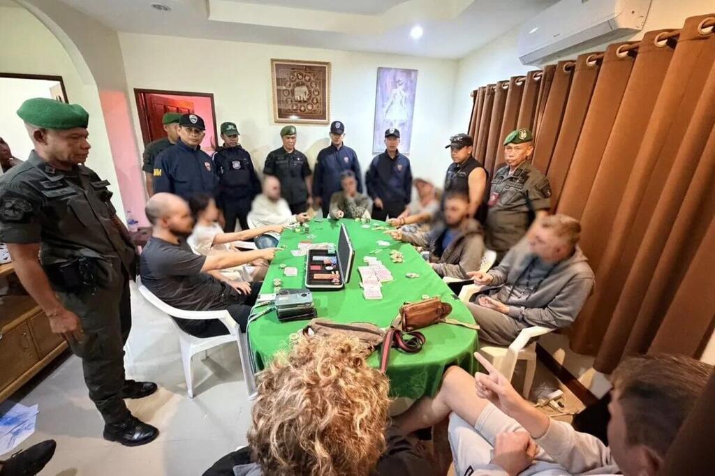 משטרת תאילנד פשטה על משחק פוקר בלתי חוקי בקו פנגן: 10 תיירים זרים נעצרו ביניהם אזרח ישראלי אחד 