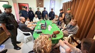 משטרת תאילנד פשטה על משחק פוקר בלתי חוקי בקו פנגן: 10 תיירים זרים נעצרו ביניהם אזרח ישראלי אחד 