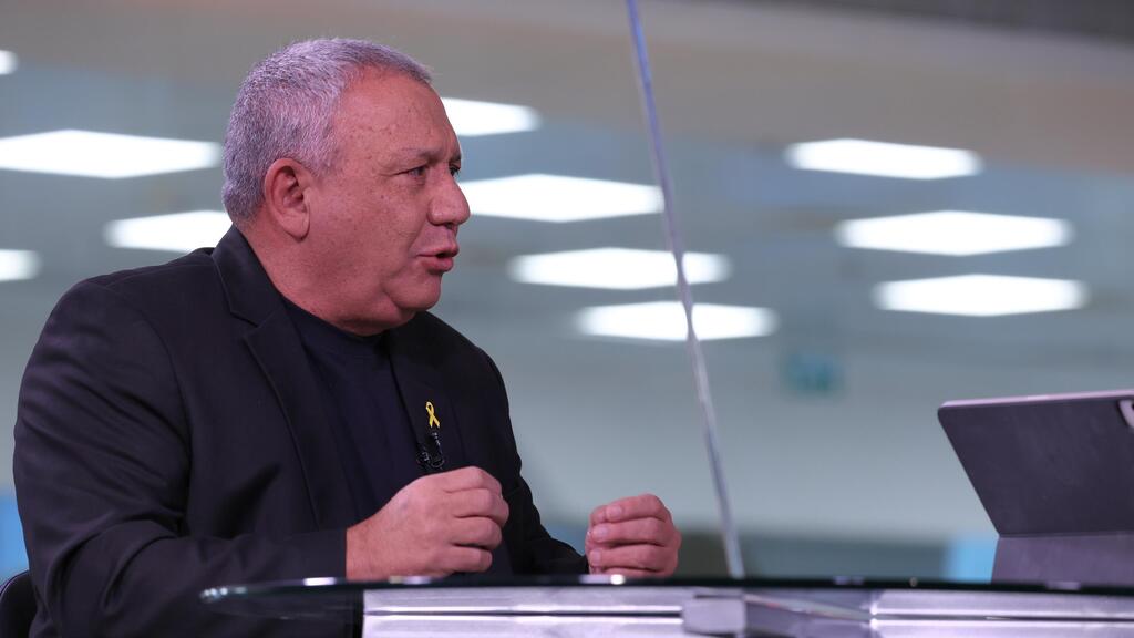 איזנקוט במתקפה על נתניהו: החרדים מאיימים עליו. החוק - בגידה בלוחמים ובנופלים