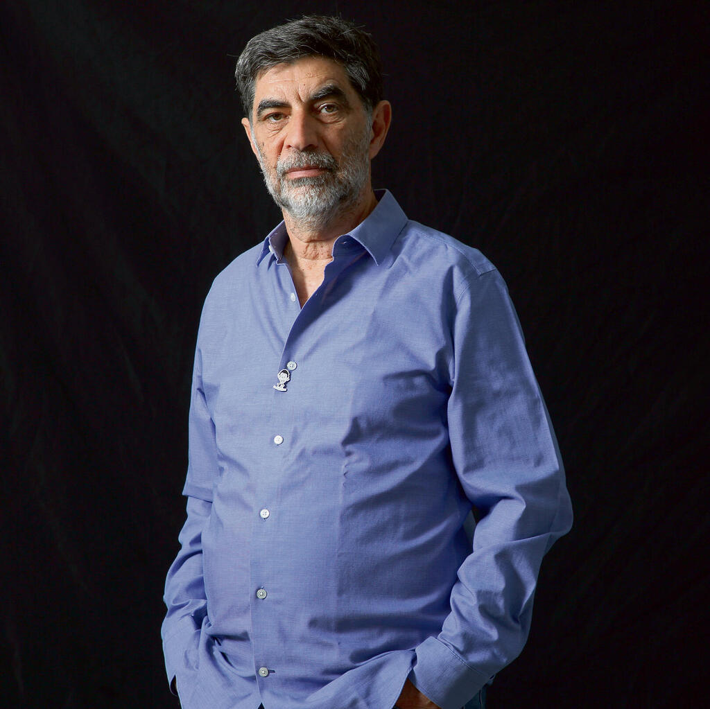 Профессор Симха Гольдин, отец лейтенанта Адара Гольдина (Фото: Риан Фройс) שמחה גולדין, השבוע. "כשאני רואה אחרים אני יכול לנסות קצת להבין את עצמי, כי אני עוד לא מבין" | צילום: ריאן פרויס