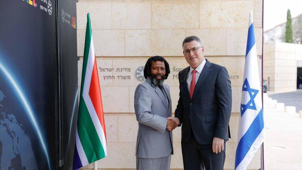 המלך עם גדעון סער