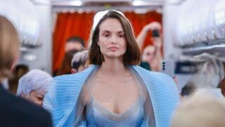 תצוגת אופנה ב-30 אלף רגל: כך מפרסמים יעדים חדשים