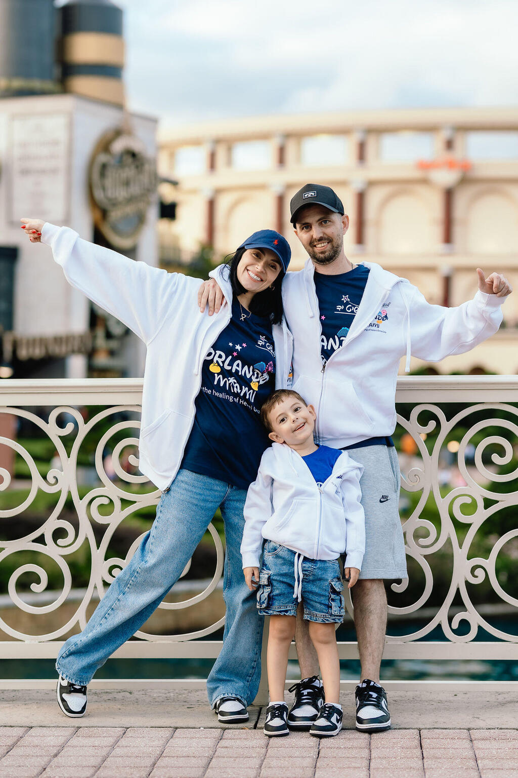 “There's no routine, so we may as well enjoy ourselves”. Elkana, Rivka, and Re'em David Bohbot (Photo: Nir Davidzon) אלקנה בוחבוט