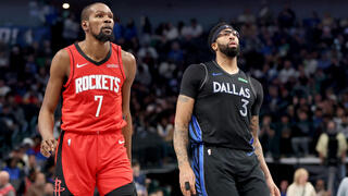 שחקן יוסון רוקטס קווין דוראנט מול שחקן דאלאס מאבריקס אנתוני דייויס