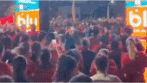 Running without a hijab רצות בלי חיג'אב: התיעוד ממרתון הנשים באיראן