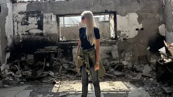 מרים מטובה בביקור בקיבוץ בארי