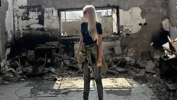 מרים מטובה בביקור בקיבוץ בארי