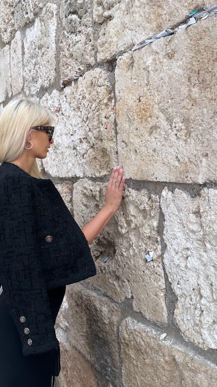 מרים מטובה בביקור בכותל המערבי