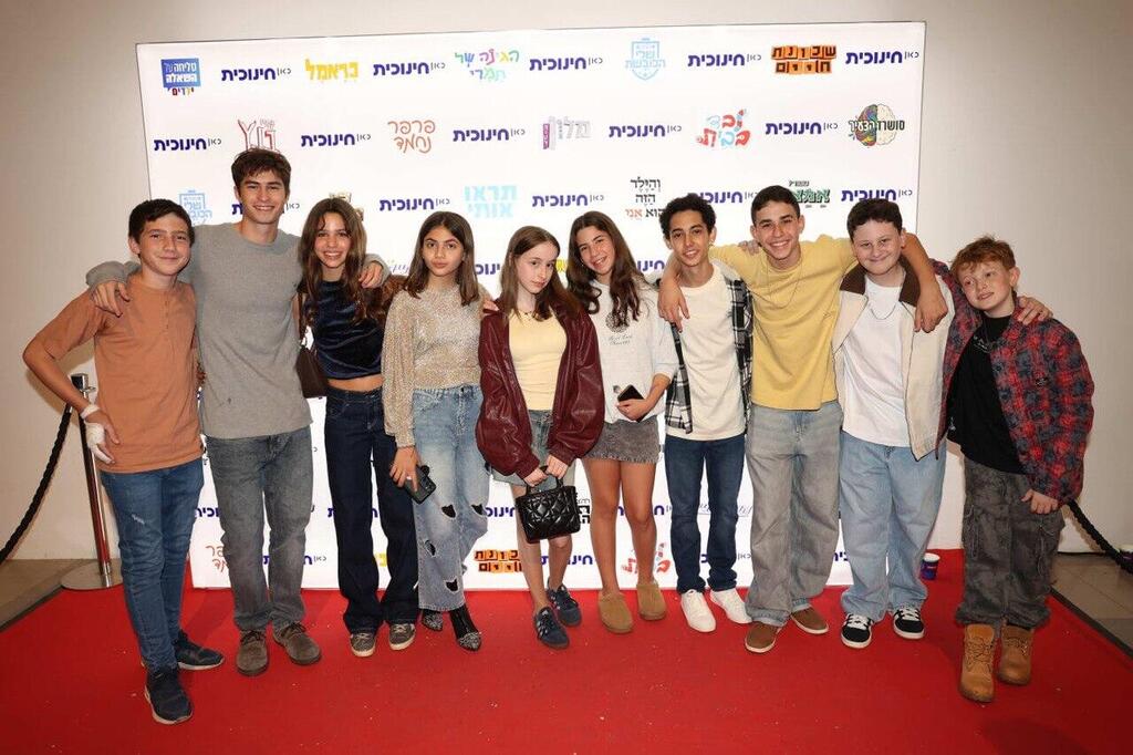 עם החברים (צילום: אור גפן) כאן חינוכית