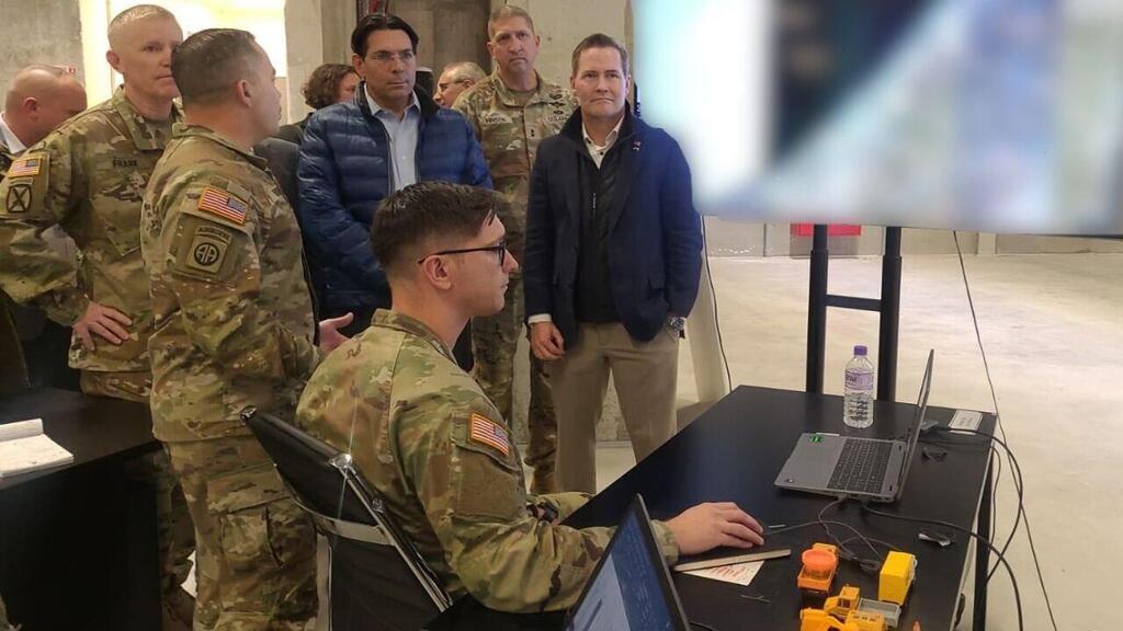 US Ambassador to UN Mike Waltz and Israeli Ambassador to UN Danny Danon receive a briefing at the Kerem Shalom crossing on Tuesday (Photo: Miri Shimonovich) השגריר וולץ והשגריר דנון בסיור בגבול הדרום