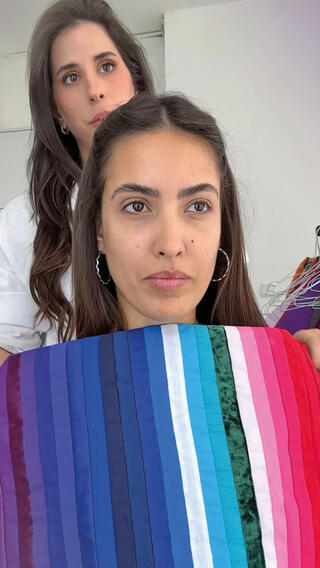 סטייליסטית לינוי ברנס מניפת צבעים 