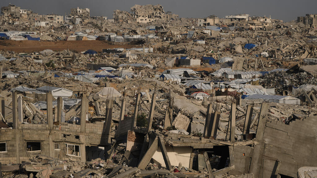 Джабалия (Фото: AP Photo/Jehad Alshrafi) ג'באליה עזה הריסות