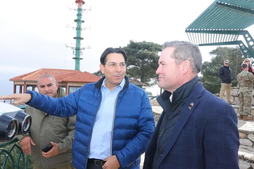 US Ambassador to the United Nations Mike Waltz, right, and Israel’s UN envoy Danny Danon tour the border (Photo: Miri Shimonovitch) השגריר וולץ והשגריר דנון בסיור בגבול הדרום