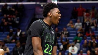 שחקן ניו אורלינס פליקנס דרק קווין