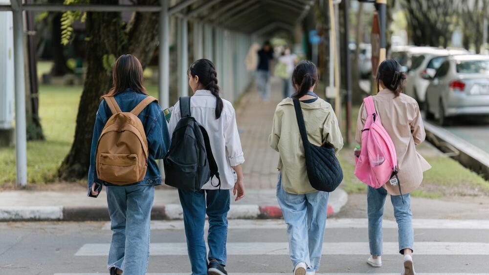 אילוס תלמידות