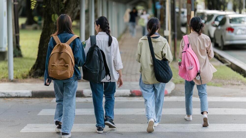 אילוס תלמידות