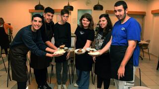 פתיחה מחדש של בית הקפה "מקומטוב" בבית ספר "רננים" בקריית שמונה