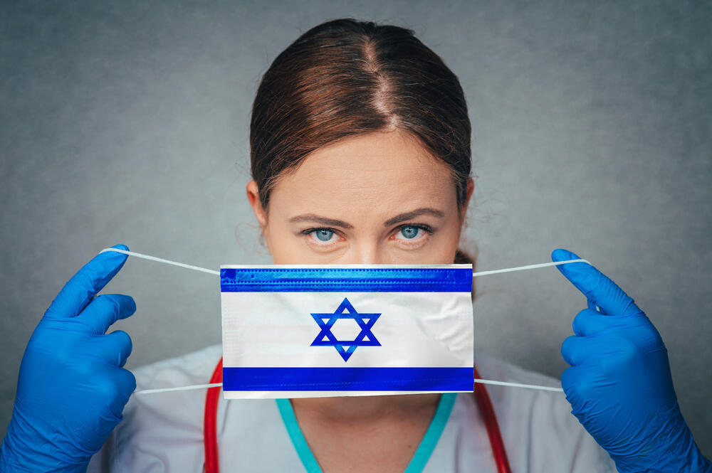 Photo: Shutterstock עטיית מסכה בישראל