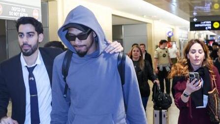 כוכב ברצלונה הגיע לישראל להתמודד עם משבר נפשי