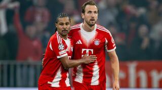 הארי קיין וסרג' גנאברי חוגגים