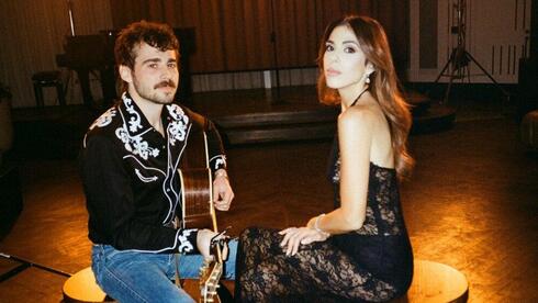 דניאלה פיק ולורן פלד