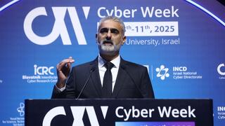 "בלחיצת כפתור אפשר להפיל מדינה שלמה"