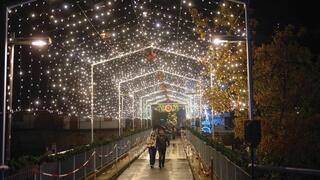 הכניסה לשוק חג המולד בקאלופאנאיוטיס