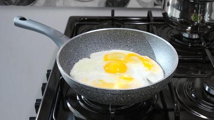 מחבת נון סטיק