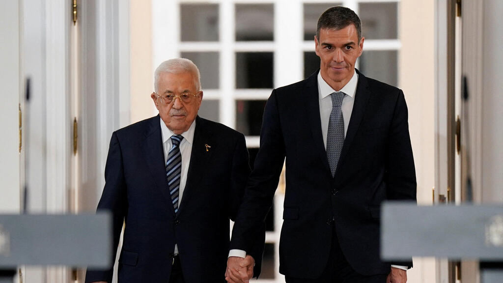 אבו מאזן ופדרו סנצ'ס