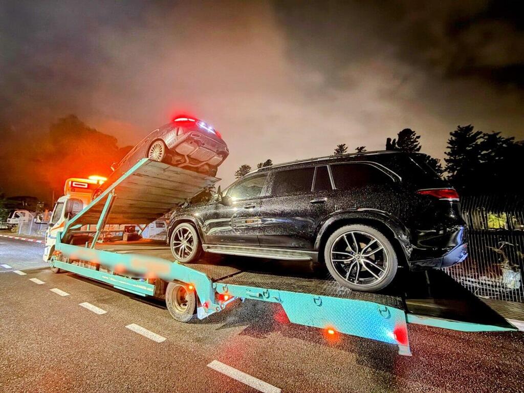 Luxury cars belonging to the Bakri crime syndicate seized by police (Photo: Israel Police) במהלך הפעילות של היחידה המרכזית במחוז צפון נגד ארגון הפשע "בכרי" ובכירים בעריית נצרת, בעבר ובהווה נעצרו לחקירה 13 חשודים