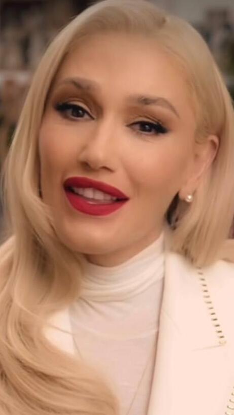 גוון סטפני, מתוך הקידום לאפליקציית התפילות (צילום מסך אינסטגרם) גוון סטפאני, מתוך הקידום לאפליקציית התפילות