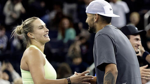 ניק קיריוס נגד ארינה סבאלנקה במשחק זוגות מערבית, בגארדן ניו יורק