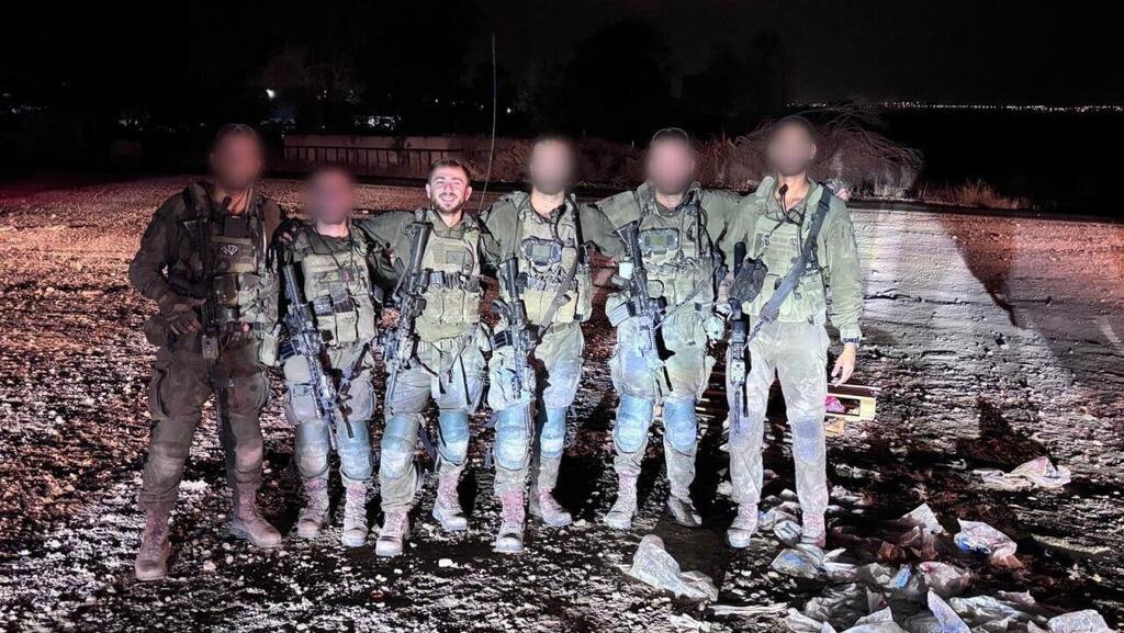 Maj. Yaniv Kula and his team (Photo: Courtesy) רס"ן יניב קולא ז"ל ומימינו סגן י', מ"מ צלפים בגדוד 932 של חטיבת הנח"ל