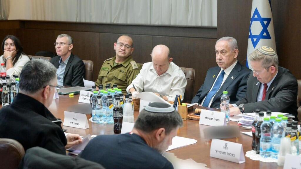 A Cabinet metting earlier this month (Photo: GPO) ראש הממשלה בנימין נתניהו מכנס כעת את הקבינט המדיני-ביטחוני, במשרד ראש הממשלה בירושלים
