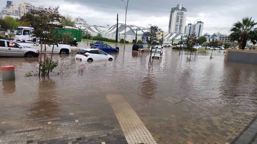 שטפונות ביבנה
