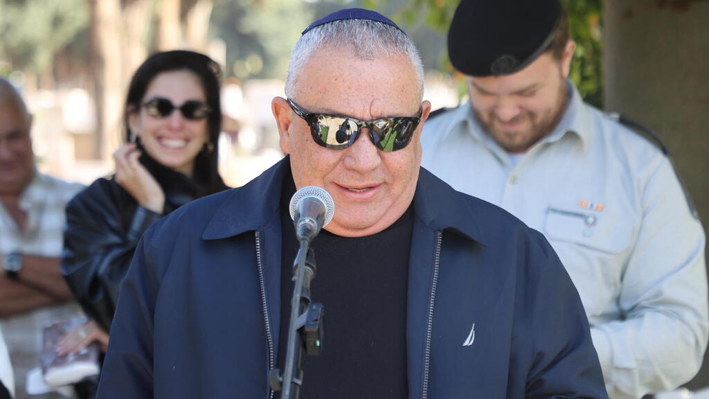 Gadi Eisenkot at the memorial ceremony at the Herzliya Military Cemetery (Photo: Yariv Katz) אזכרתו של גל איזנקוט ז"ל, שנתיים למותו - אביו גדי