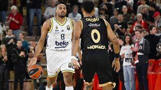 טאלן הורטון-טאקר בפעולה