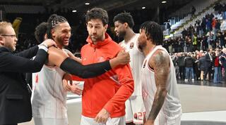 שחקני הפועל תל אביב חוגגים