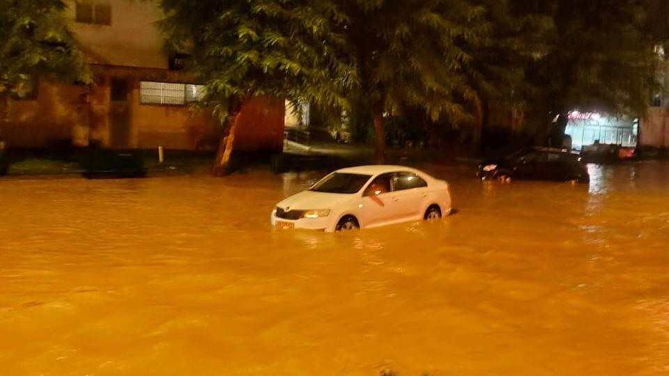 הצפות בקריית גת בעקבות גשמים עזים - סופת ביירון 