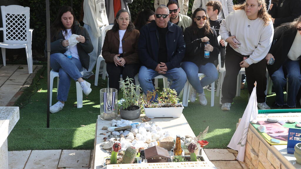 Photo: Yariv Katz אזכרתו של גל איזנקוט ז"ל, שנתיים למותו - אביו גדי איזנקוט וחנה אמו של גל