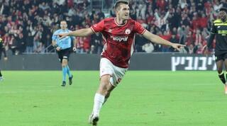 איגור זלאטנוביץ' בטירוף אחרי השער שכבש