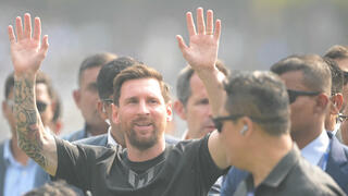 מהומות במגרש בהודו: "1,300 דולר לעשר דקות מסי"