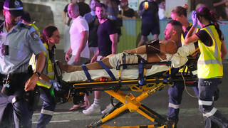 פינוי הפצועים בירי ההמוני בבונדיי ביץ' באוסטרליה