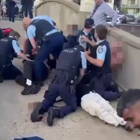 תיעוד: ירי המוני במסיבת חנוכה בסידני שבאוסטרליה