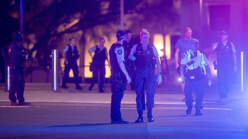 פינוי הפצועים בירי ההמוני בבונדיי ביץ' באוסטרליה