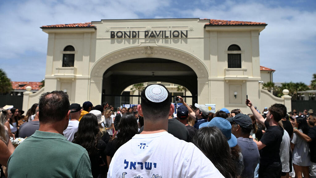 סידני חוף בונדיי יום אחרי הטבח