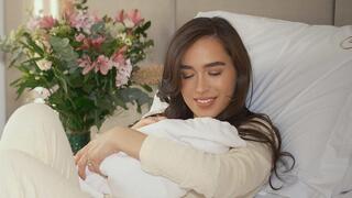 "לא מעלה סרטונים שלי בוכה, לא מסתירה את הקושי"