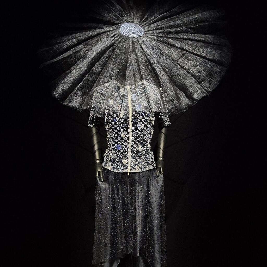 The exhibition 'Armani Privé: 2005-2025 — 20 Years of Haute Couture' (Photo: Itay Yaacov) התערוכה "ארמאני פריווה: 2025-2005 – 20 שנות הוט קוטור"