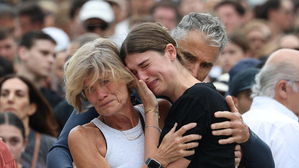 סידני חוף בונדיי יום אחרי הטבח